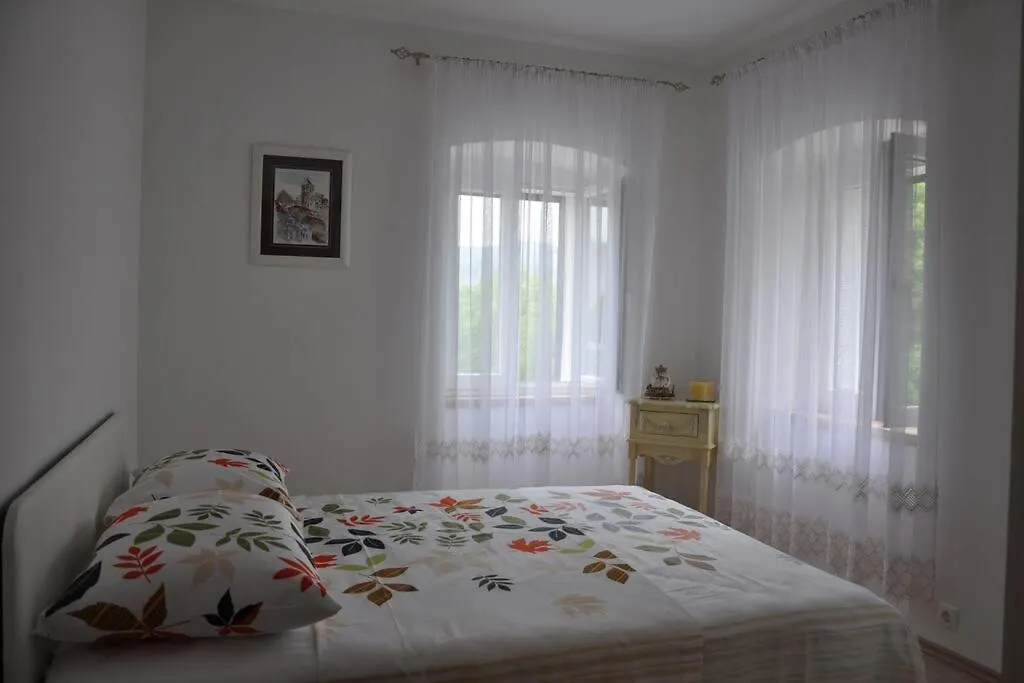 Apartment Lovelife Split